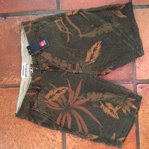 BRAND NEW Quiksilver men’s shorts